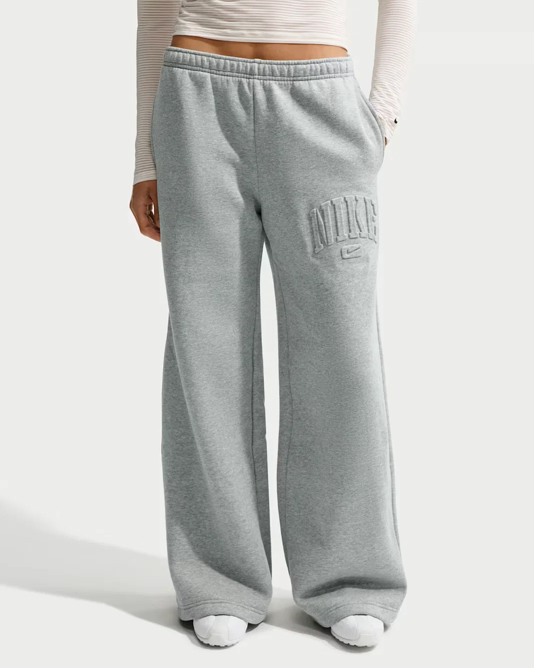 Женские брюки средней посадки с широкими штанинами Nike Studio Fleece Medium Weight, Dark Grey Heather/Dark Grey Heather — фото 2