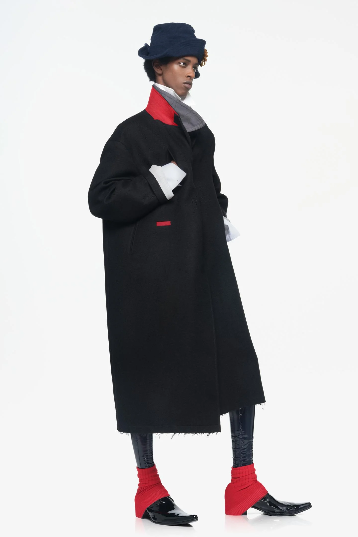 Брюки Zara узкие с виниловым эффектом, черный — фото 2