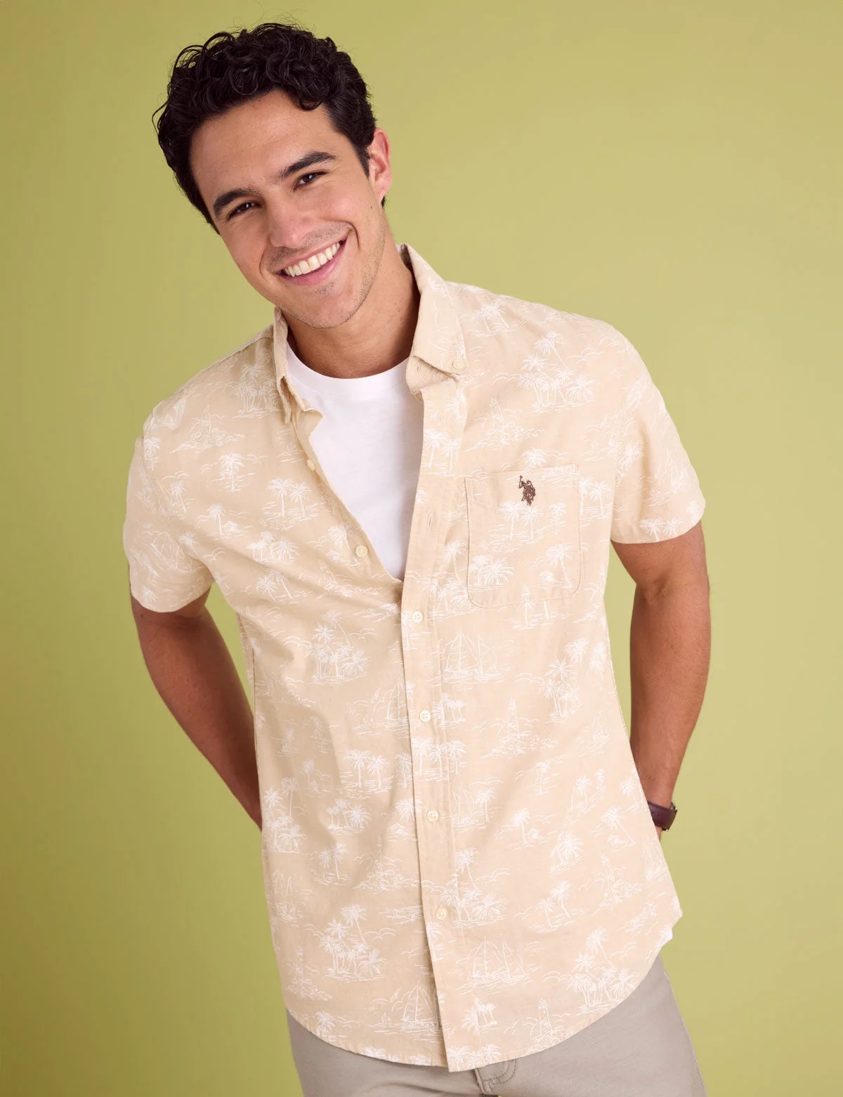 Мужская рубашка U.S. Polo Assn. Short Sleeve Slub Chambray Palm Print, хаки — фото 4