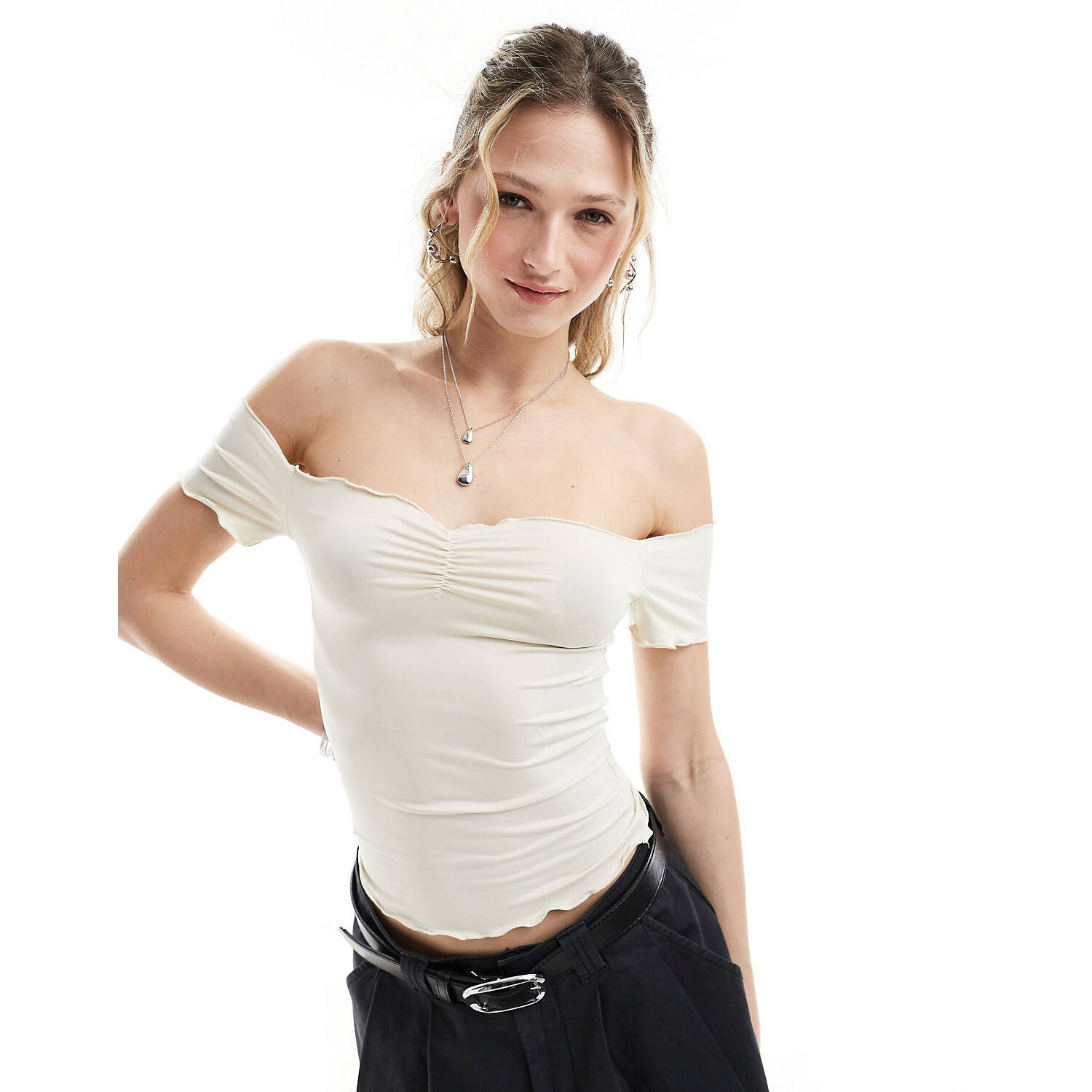

Футболка Monki Off Shoulder, бежевый