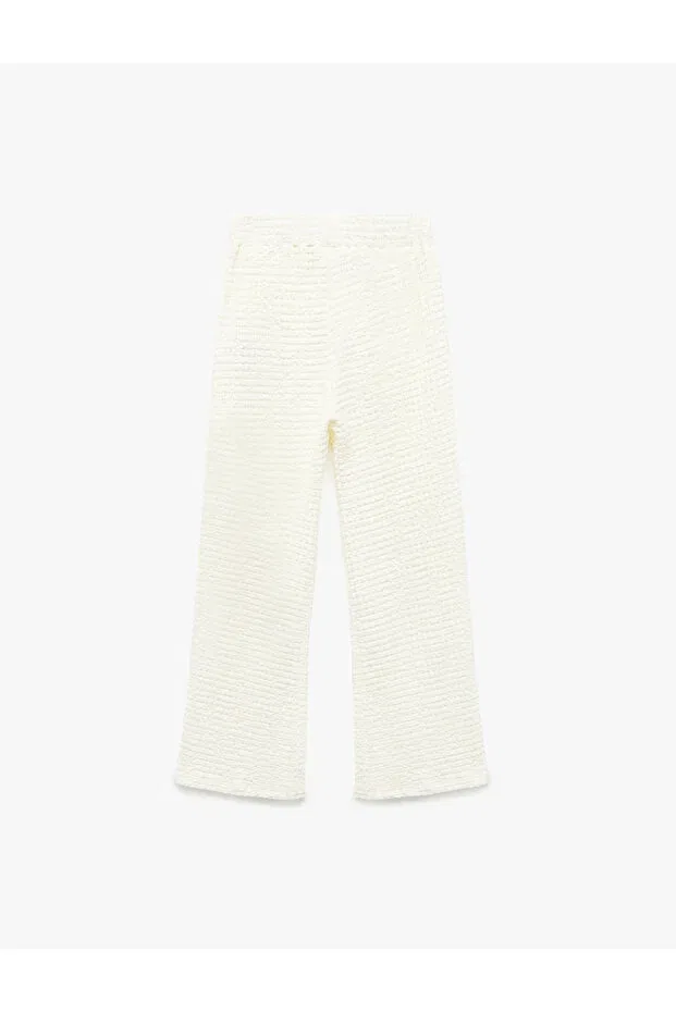 Детские брюки для девочек с принтом Textured Spanish Leg Trousers with Elastic Waist Koton, Ecru — фото 2