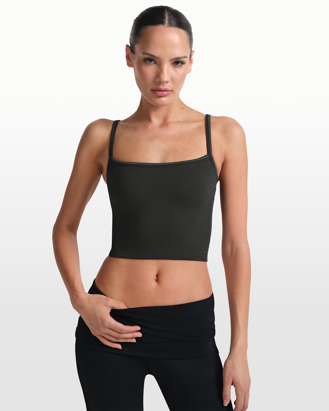 

Топ Nike x SKIMS Ribbed Seamless Women's Cami Tank, черный