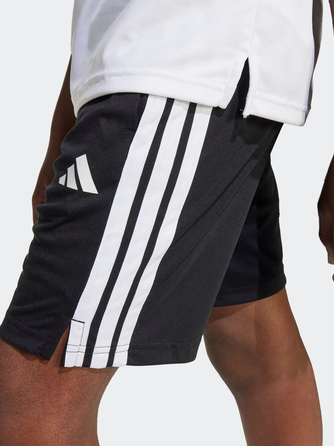 Шорты для мальчиков Train Essentials 3-Stripes adidas, черный — фото 4