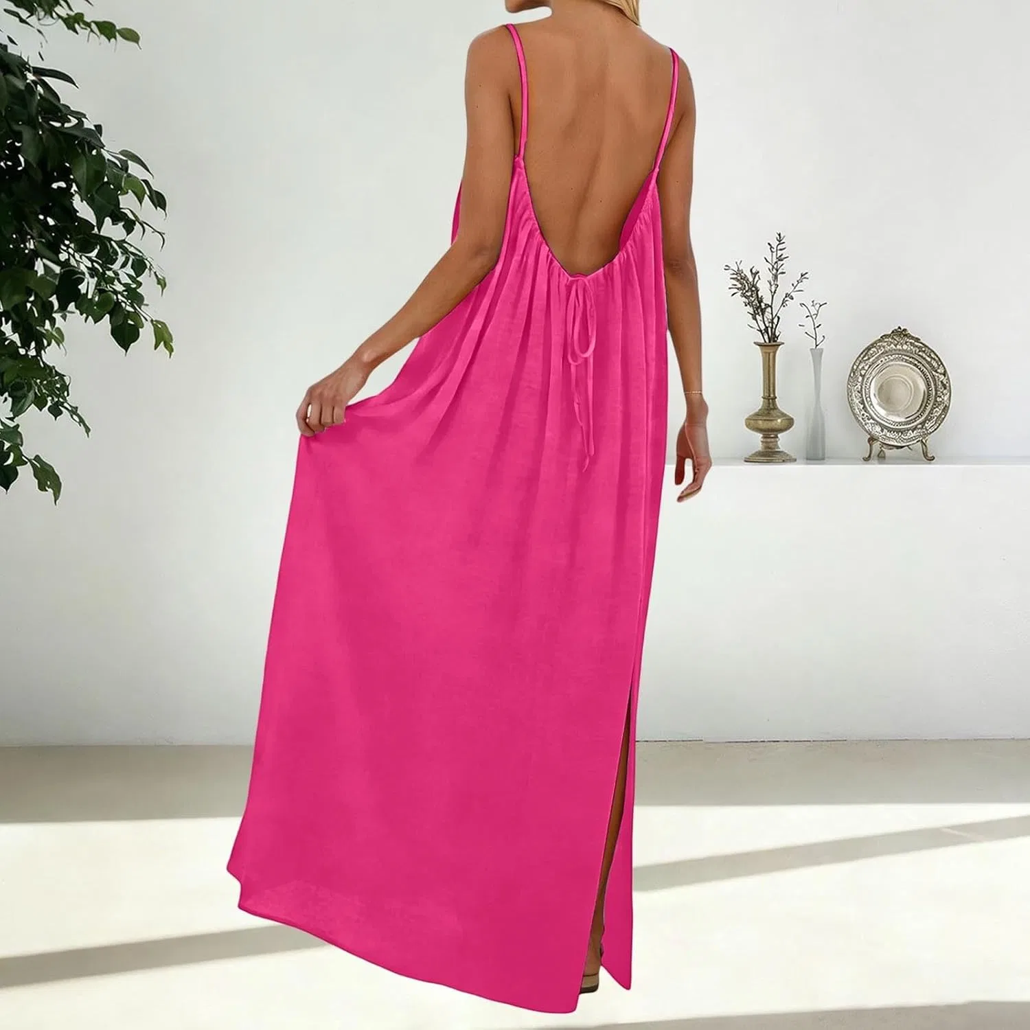 Женское летнее макси-платье на тонких бретелях с открытой спиной, Hot Pink — фото 4