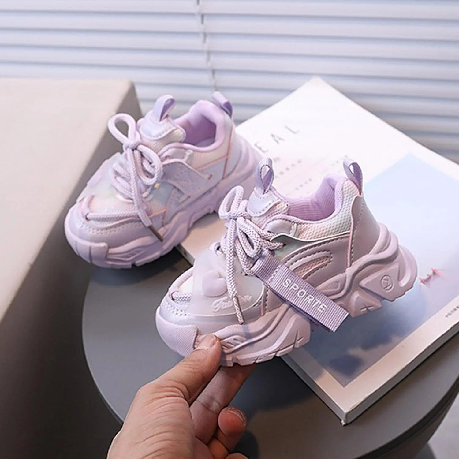 Детские кроссовки для девочек с мягкой подошвой IWIHMIV, Purple — фото 2