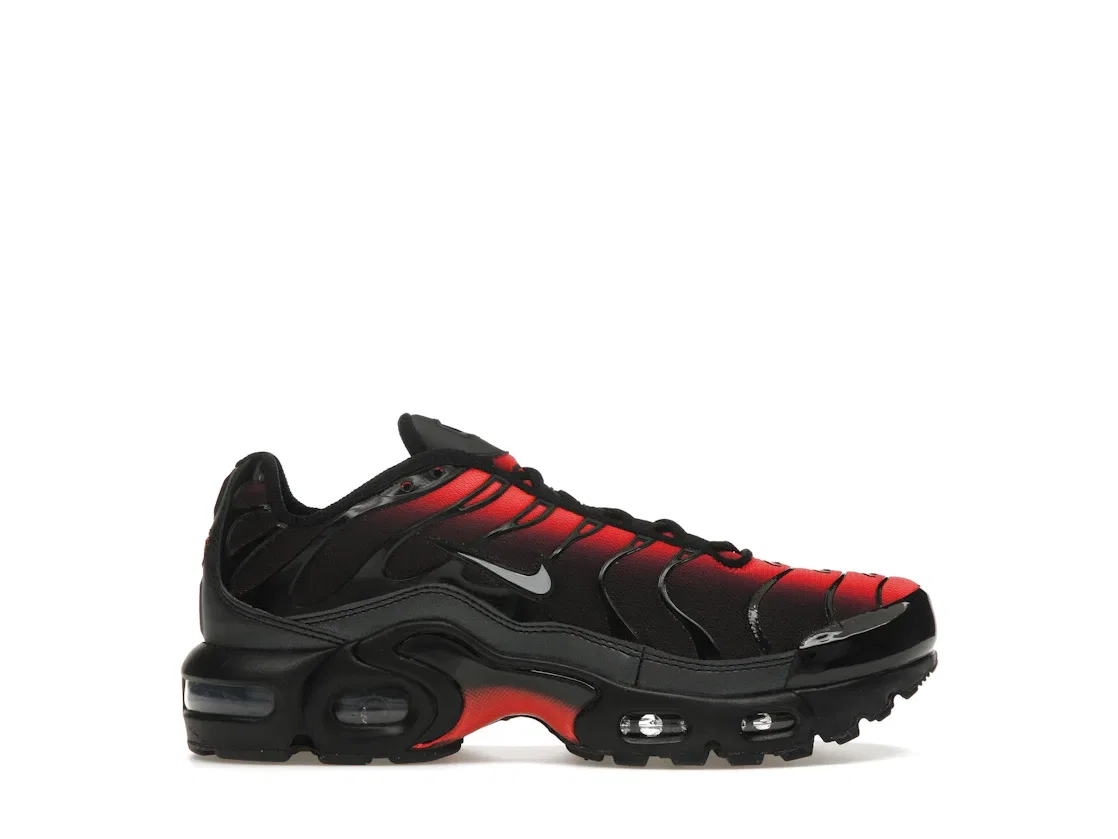 Детские кроссовки Lifestyle Nike Air Max Plus, Black/Bright Crimson/Wolf Grey