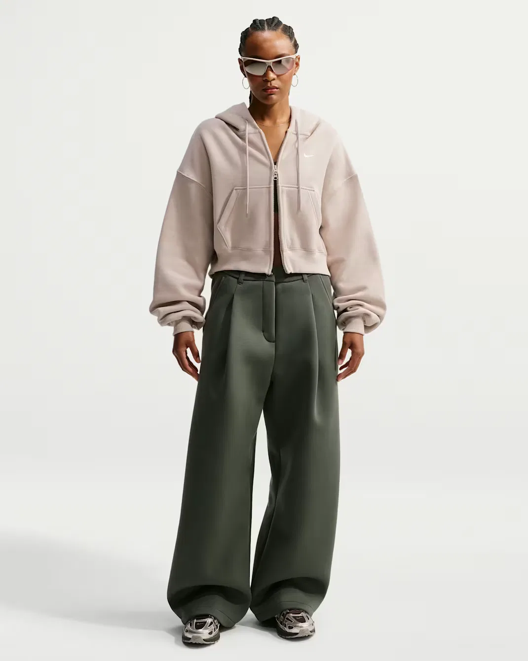 Женская укороченная толстовка оверсайз на молнии Nike Studio Fleece Medium Weight, Cream II/Sail — фото 4