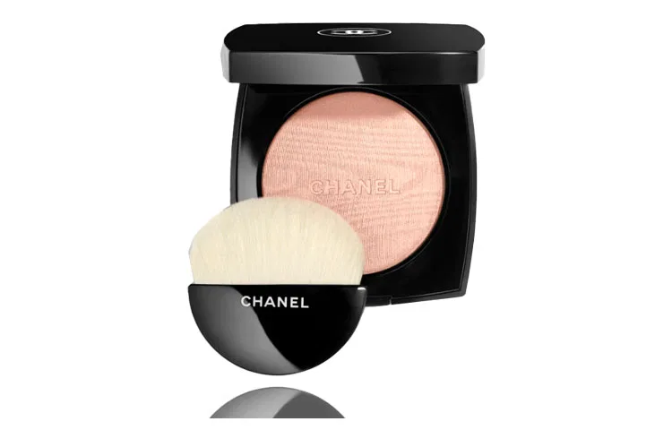 Женская пудра для лица с эффектом сияния, оттенок 40 - White Opal, CHANEL — фото 4