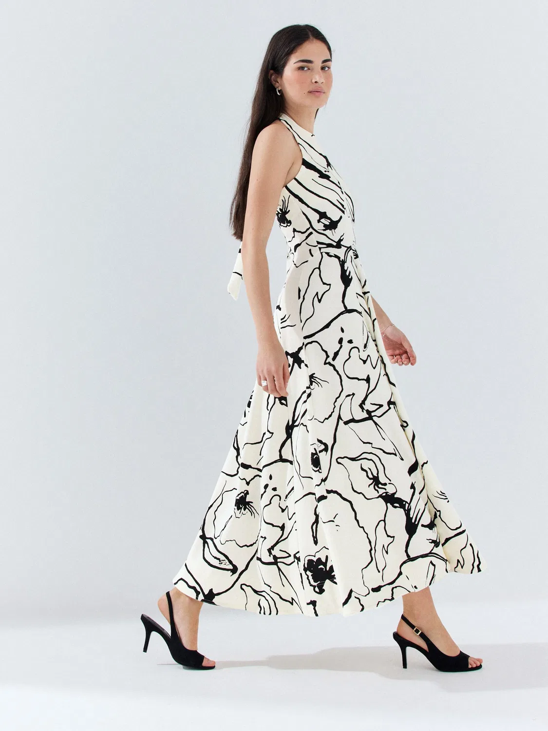 Платье миди с принтом, модель White/Black Floral Halter Neck Midi Occasion Next, бело-черный флоральный