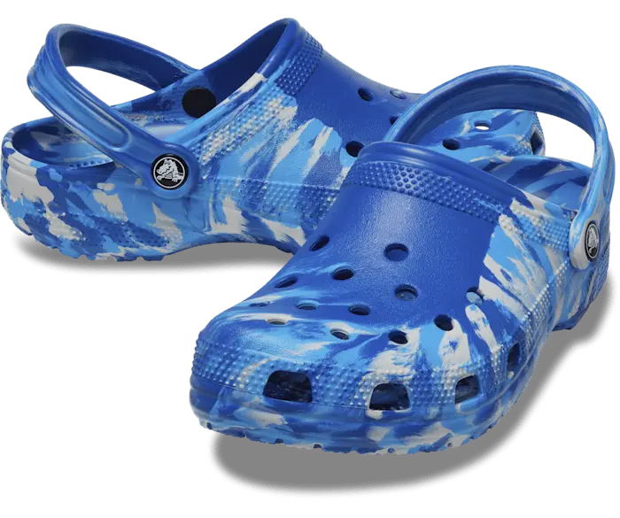 Классические мраморные сабо Crocs женские, цвет Blue Bolt / Multi — фото 2