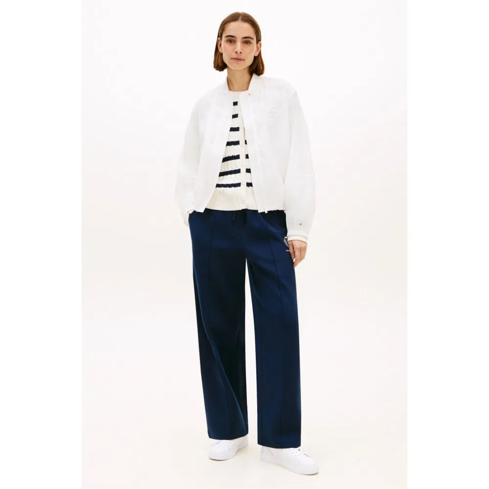 Женская укороченная куртка-бомбер оверсайз цвета айвори от Tommy Hilfiger Women — фото 2