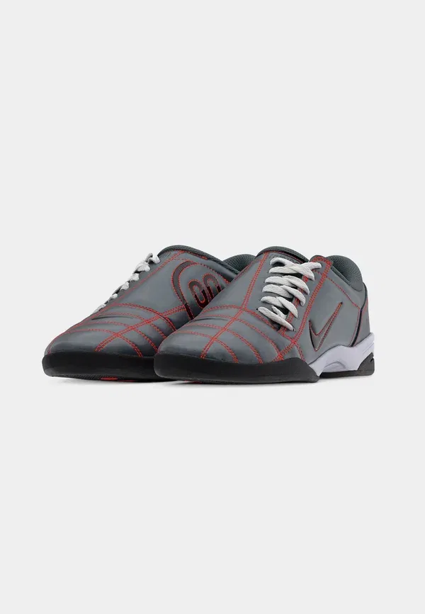 Кроссовки Nike Sportswear Total 90, дымчато-серый/черный/ярко-малиновый/белый — фото 3