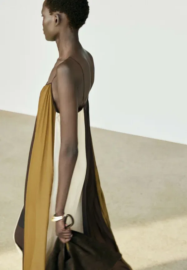 Платье миди из купро и вискозы Flowing strappy midi dress Massimo Dutti, темно-коричневый — фото 3
