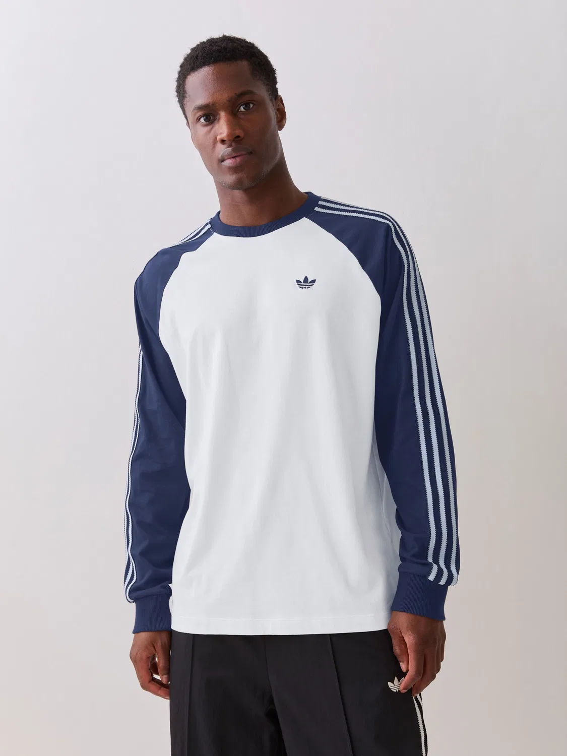 Свитшот с длинным рукавом Britcore Cali, adidas Originals, светло-голубой