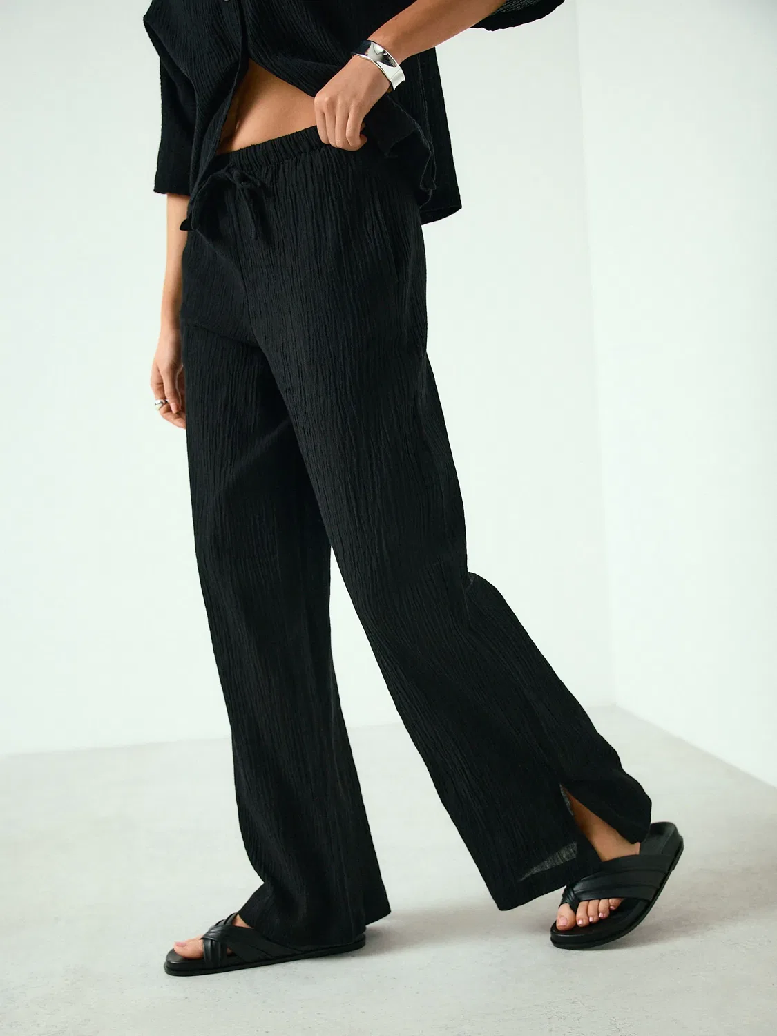 Широкие брюки с фактурой, Black Textured Wide Leg Trousers with Linen Next, черный — фото 3