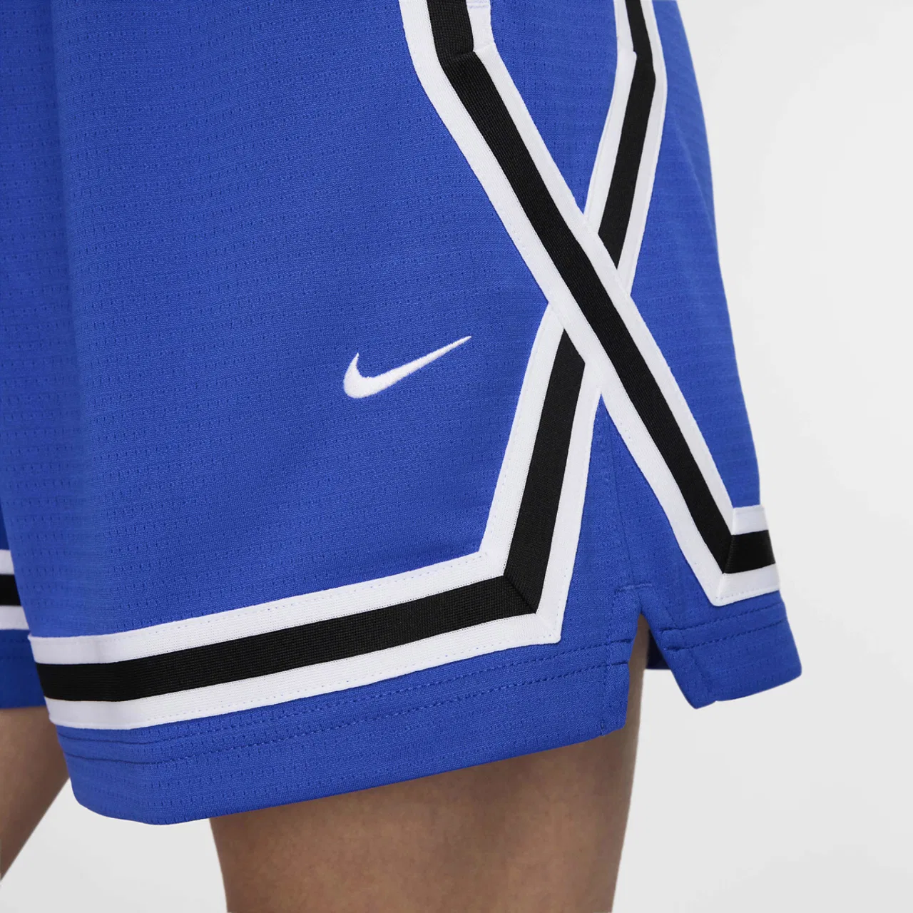 Шорты для женщин Dri-FIT Crossover 5" Nike, цвет Hyper Royal/Black/White — фото 4