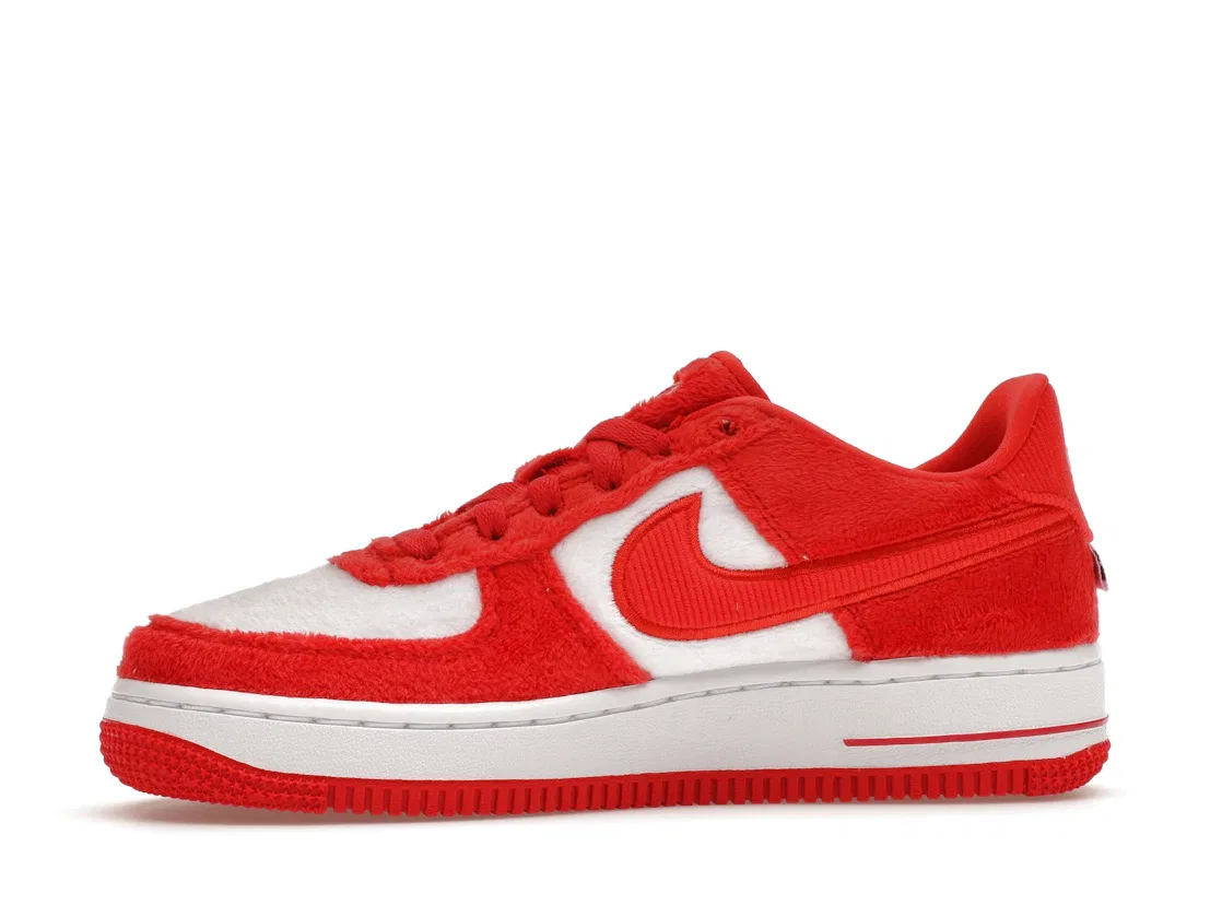 Детские кроссовки Lifestyle с флисом Nike Air Force 1 Low, Fire Red/Light Crimson-White-Pink Foam-Team Red — фото 3