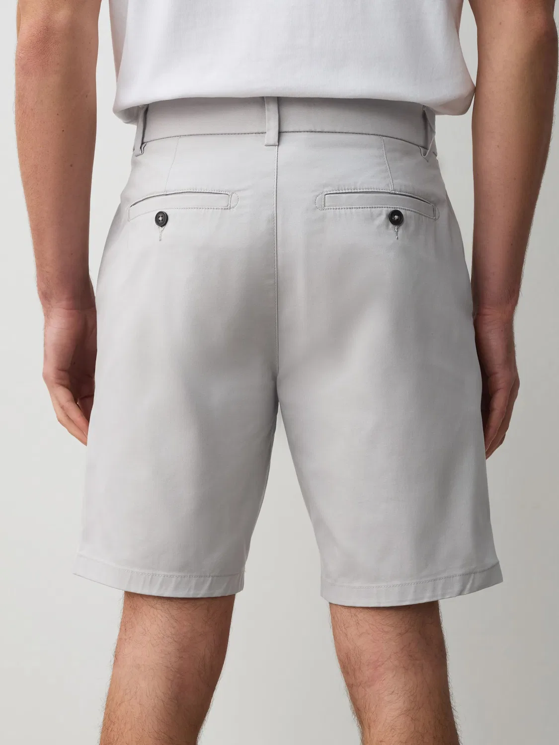 Шорты чинос, ультратонкие, Slim Fit Stretch Chino Next, светло-серый — фото 4