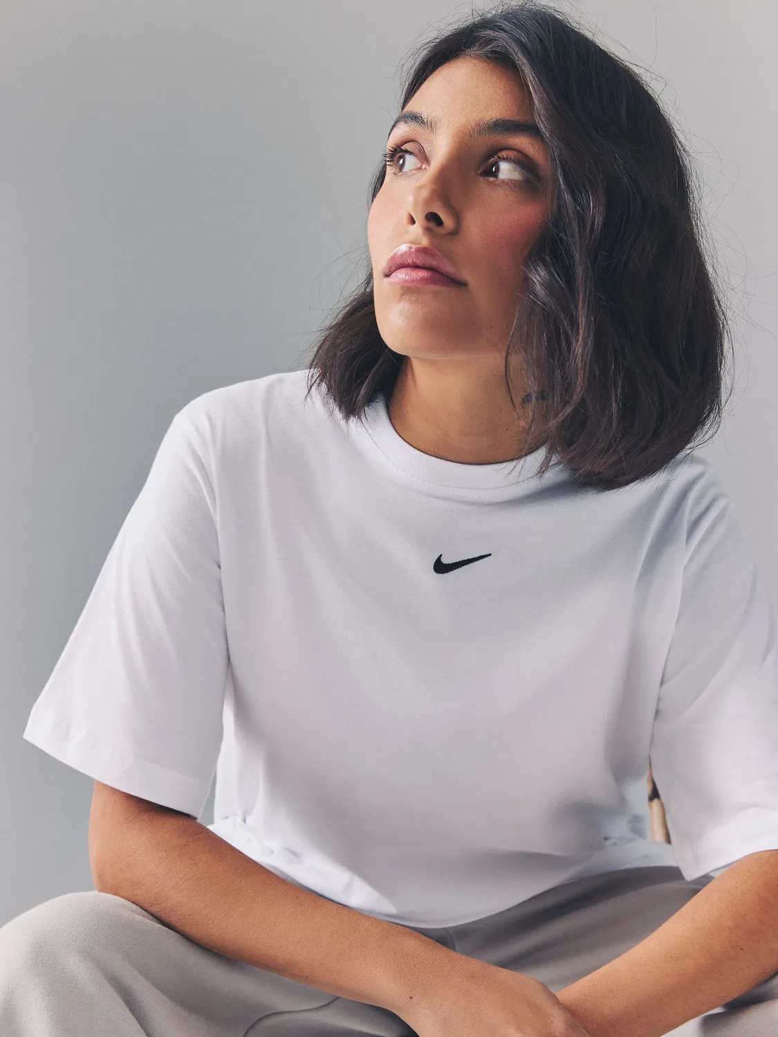 Футболка Nike Sportswear Essential, белый — фото 4