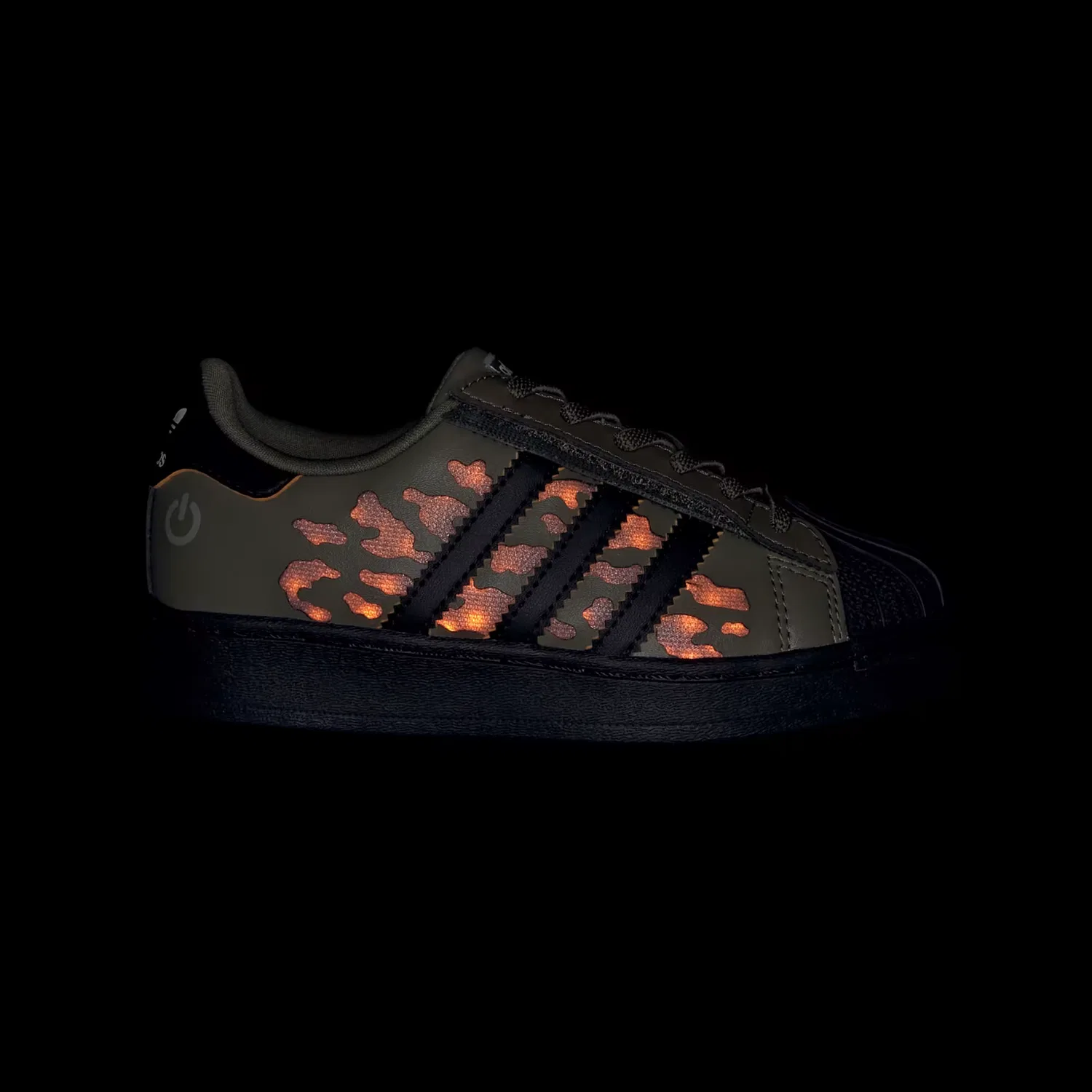 Детские кроссовки с LED-подсветкой и эластичными шнурками Superstar Adidas Originals, серебристый/оливковый/черный — фото 2