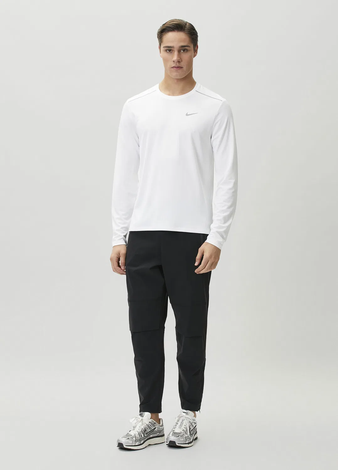 Футболка Nike Dri-FIT UV Miler, белый — фото 2