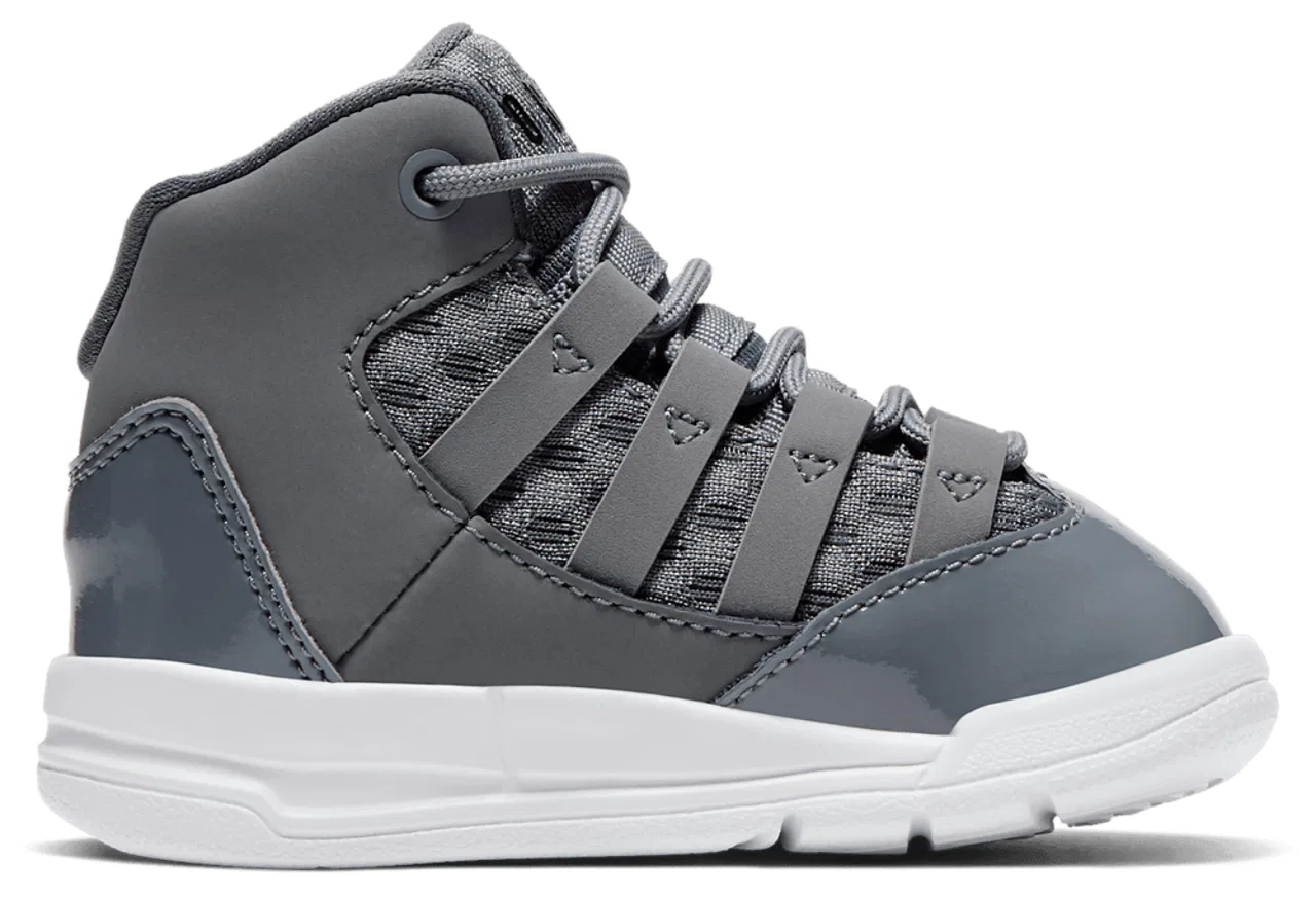 Детские кроссовки для мальчиков с верхом из кожи Jordan Max Aura Jordan, White Cool Grey Black