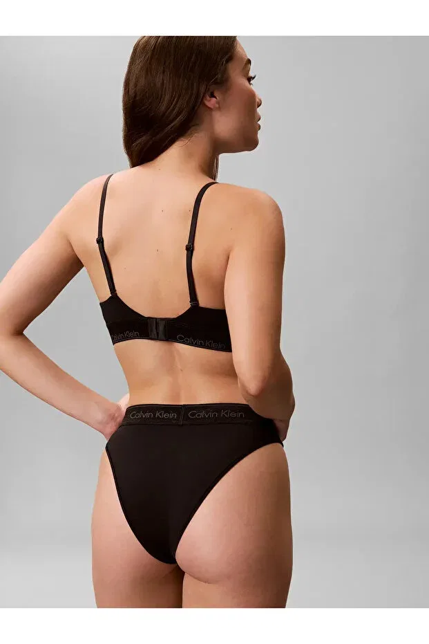 Женский спортивный бюстгальтер с треугольной чашкой Calvin Klein, Black — фото 3