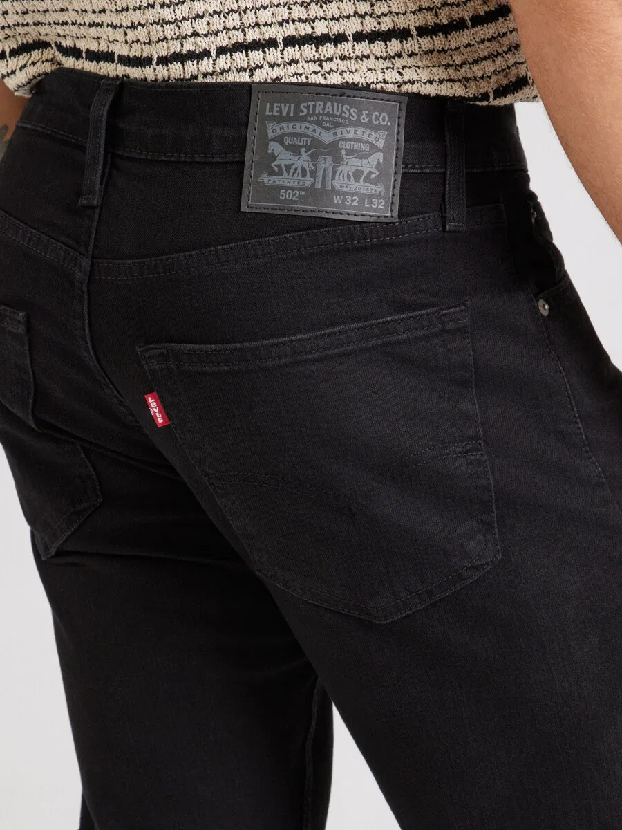 Джинсы LEVI'S Regular '502 Taper Jeans' из черного денима — фото 2