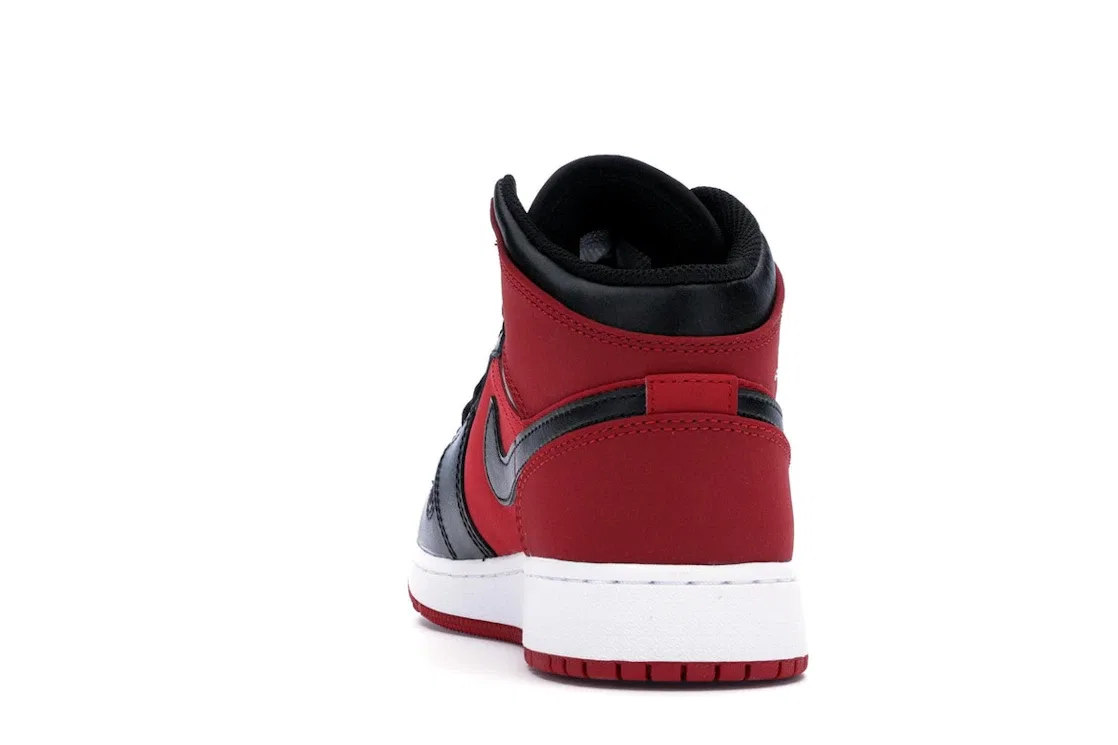 Детские кроссовки для мальчиков с патент-кожей Jordan 1 Mid Jordan, Gym Red/Black-White — фото 4