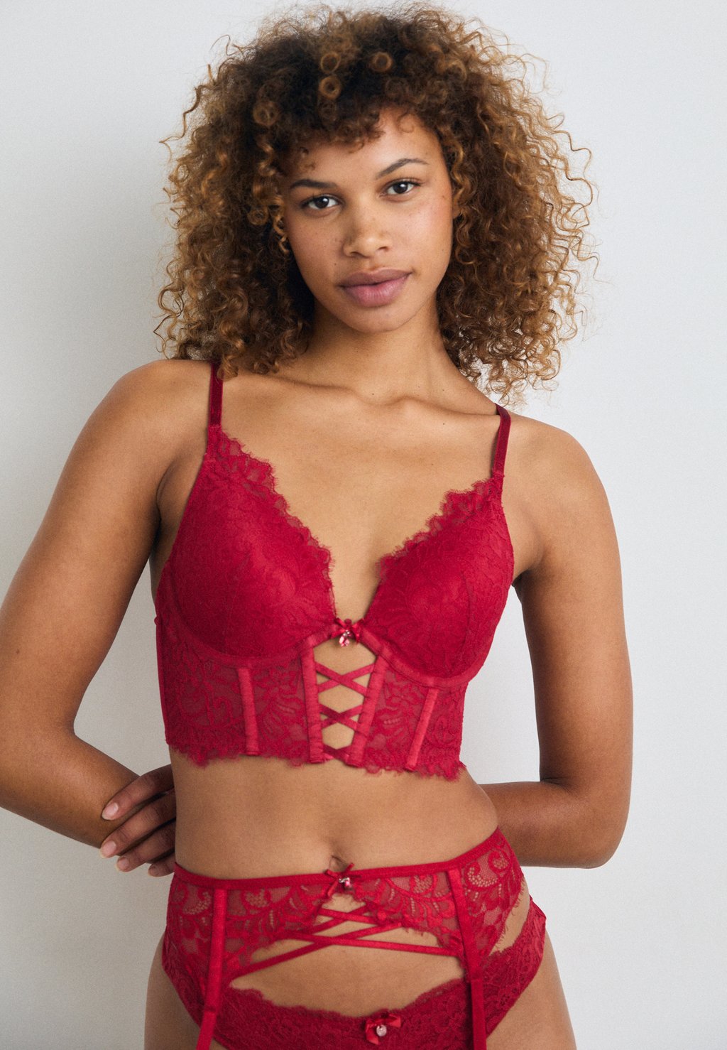 

Бюстгальтер пуш-ап CHARLOTTA Hunkemöller, красный