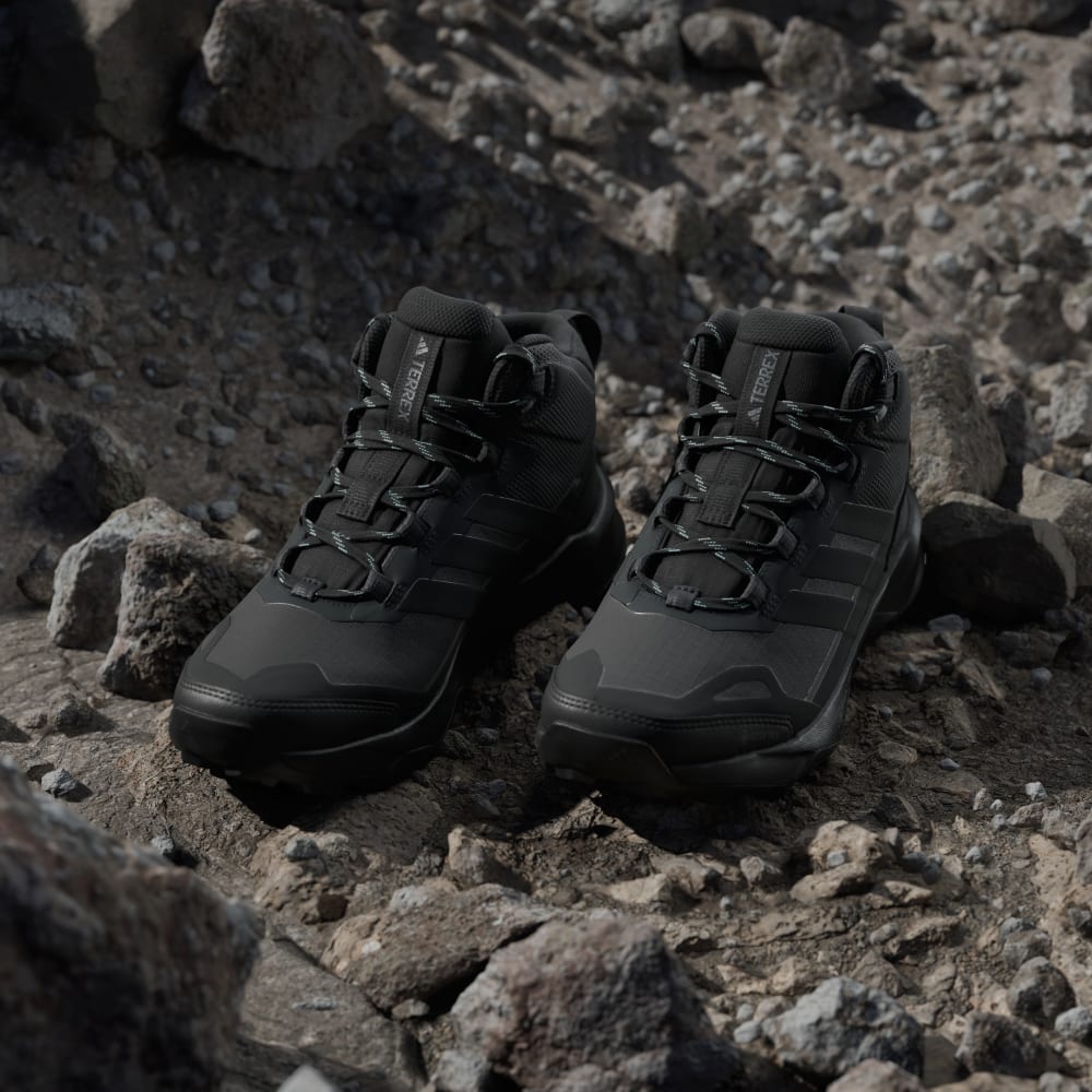 Ботинки Adidas Terrex Skychaser AX5 Mid GORE-TEX Hiking Shoes, цвет Carbon/Core Black/Semi Flash Aqua — фото 4
