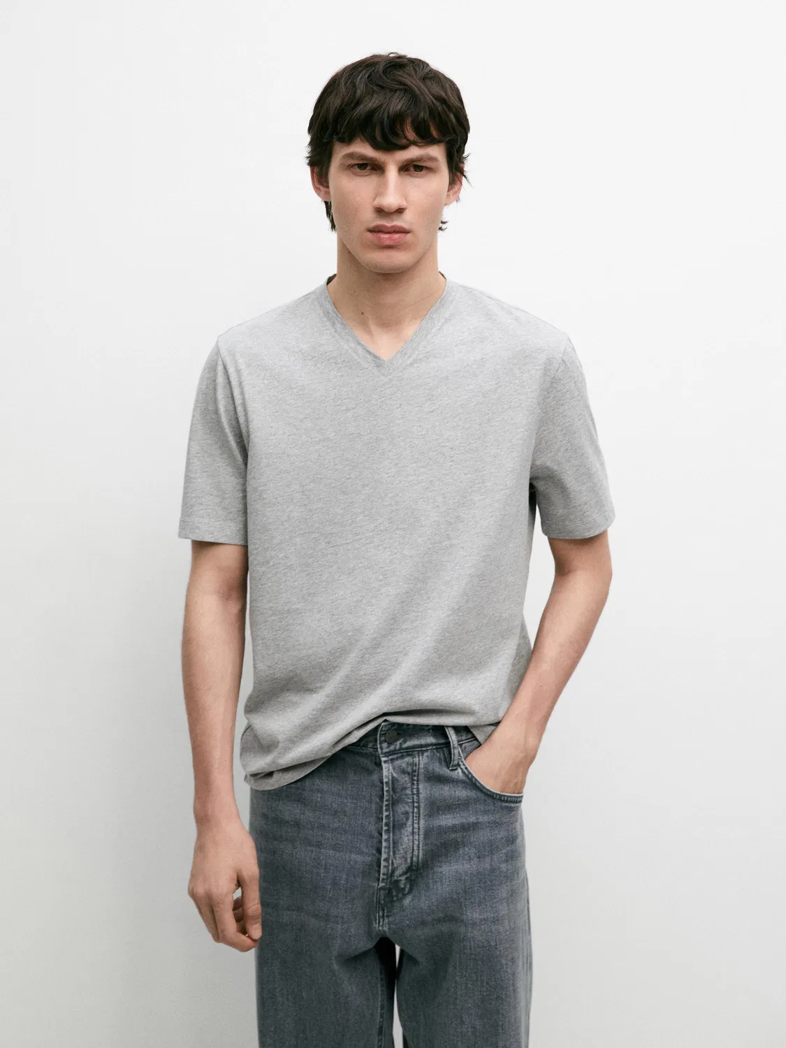 Футболка с V-образным вырезом из 100% хлопка Massimo Dutti, серый — фото 2