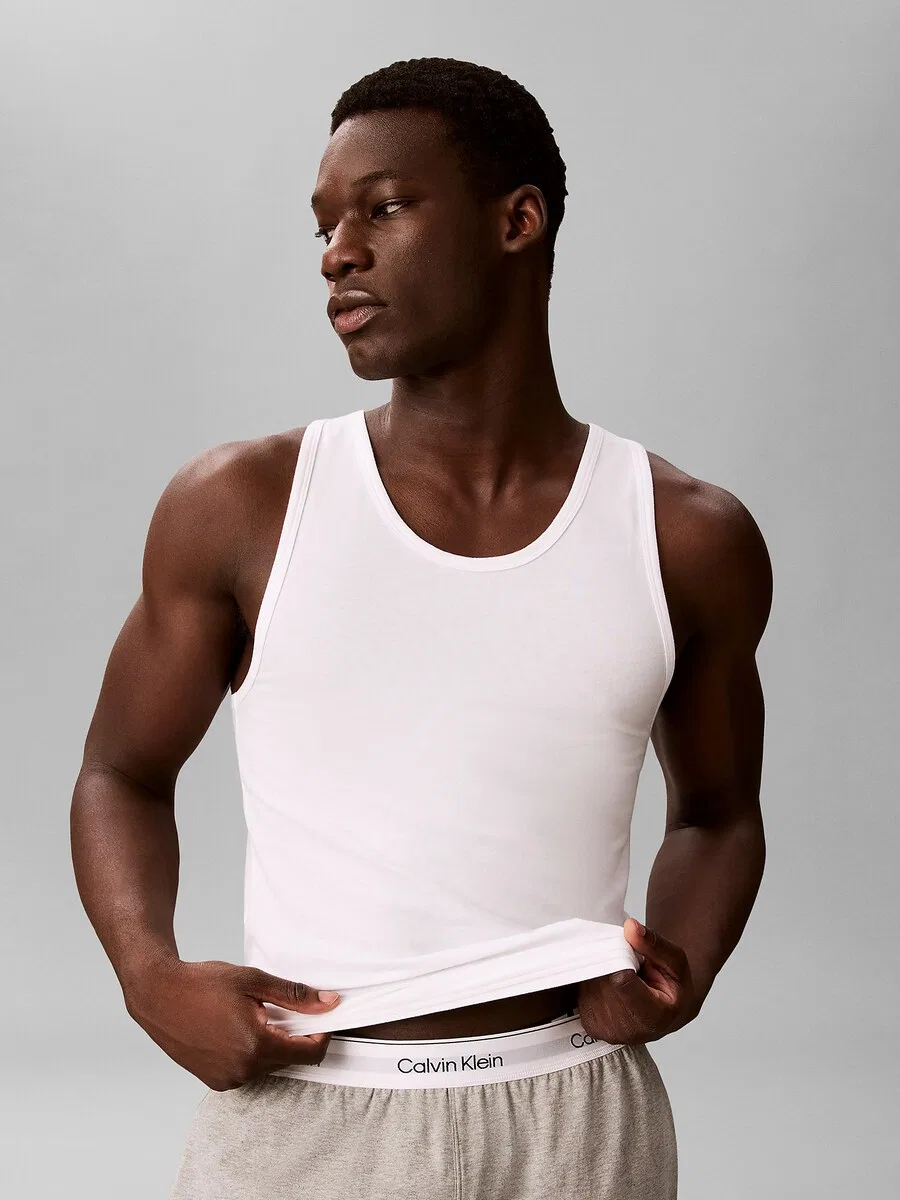 Футболка Calvin Klein разных цветов — фото 2