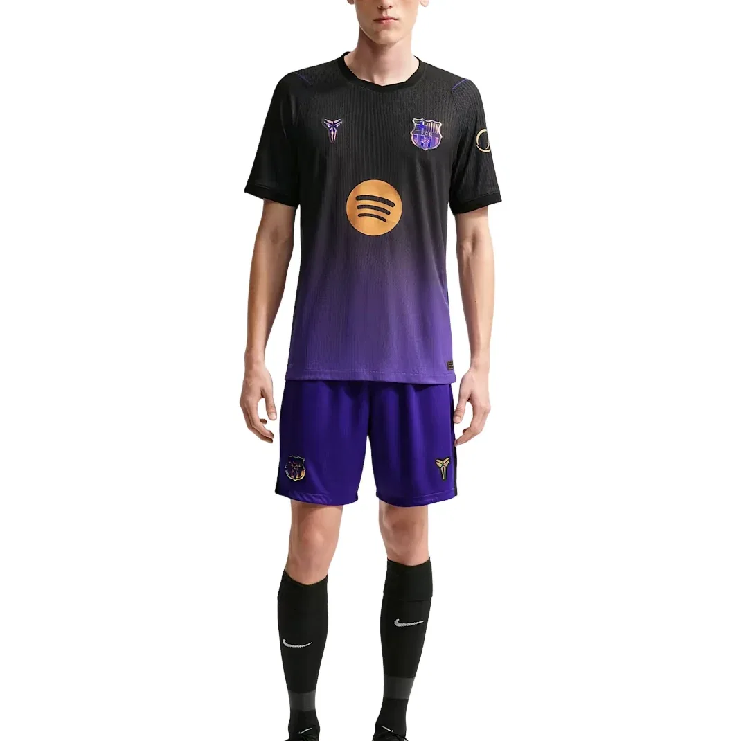 Мужская игровая майка Kobe x F.C. Barcelona 2026/27 Match Away Aero-FIT Authentic T-Shirt 'Field Purp Nike, Field Purple/Black/Metallic Gold — фото 2