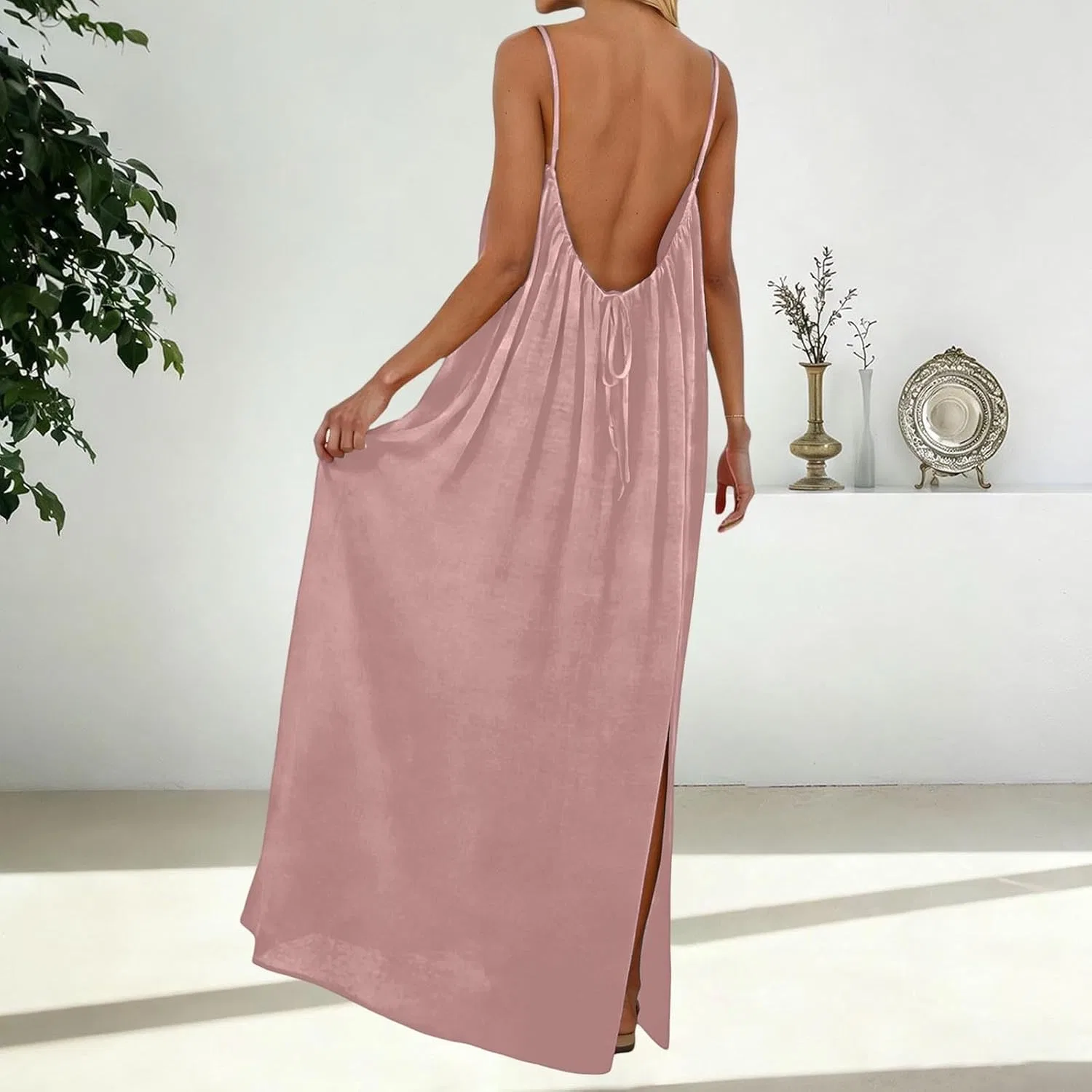 Женское макси-платье на бретелях с открытой спиной, Light Pink — фото 4
