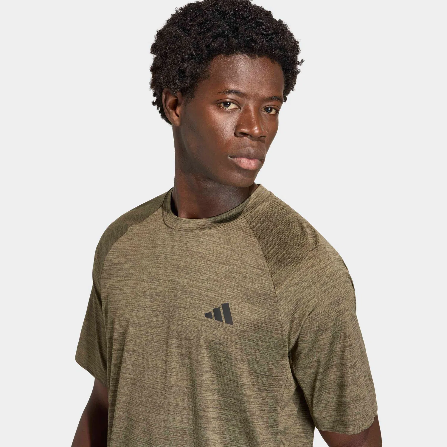Мужская тренировочная футболка Tech Essentials Adidas Performance, Olive Strata/Shadow Olive — фото 4