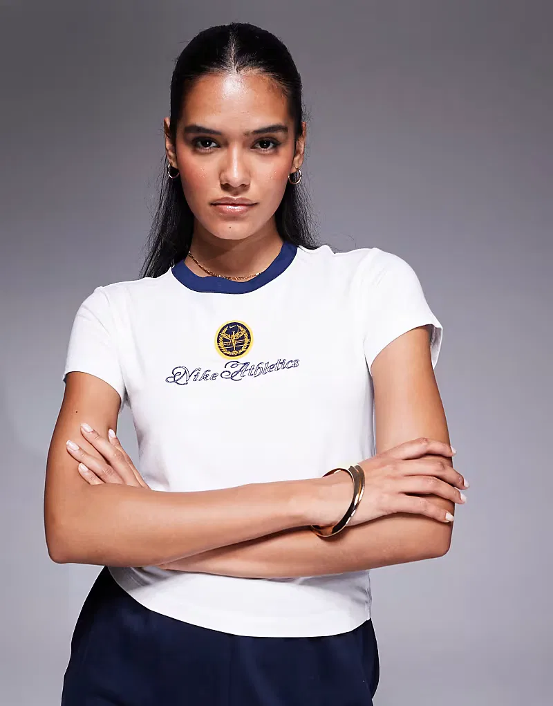 Облегающая белая футболка Nike Court Club
