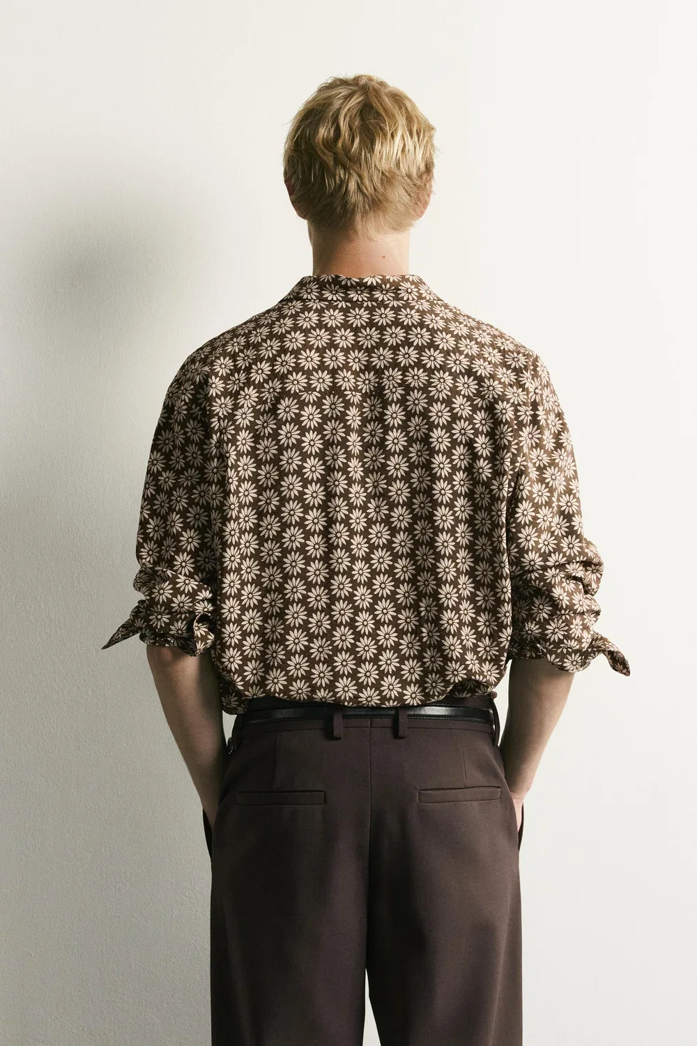 Рубашка с принтом струящихся ромашек ZARA, Dark brown — фото 3