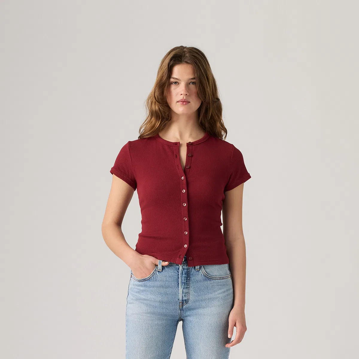 Женская футболка с круглым вырезом Burgundy Levis — фото 4