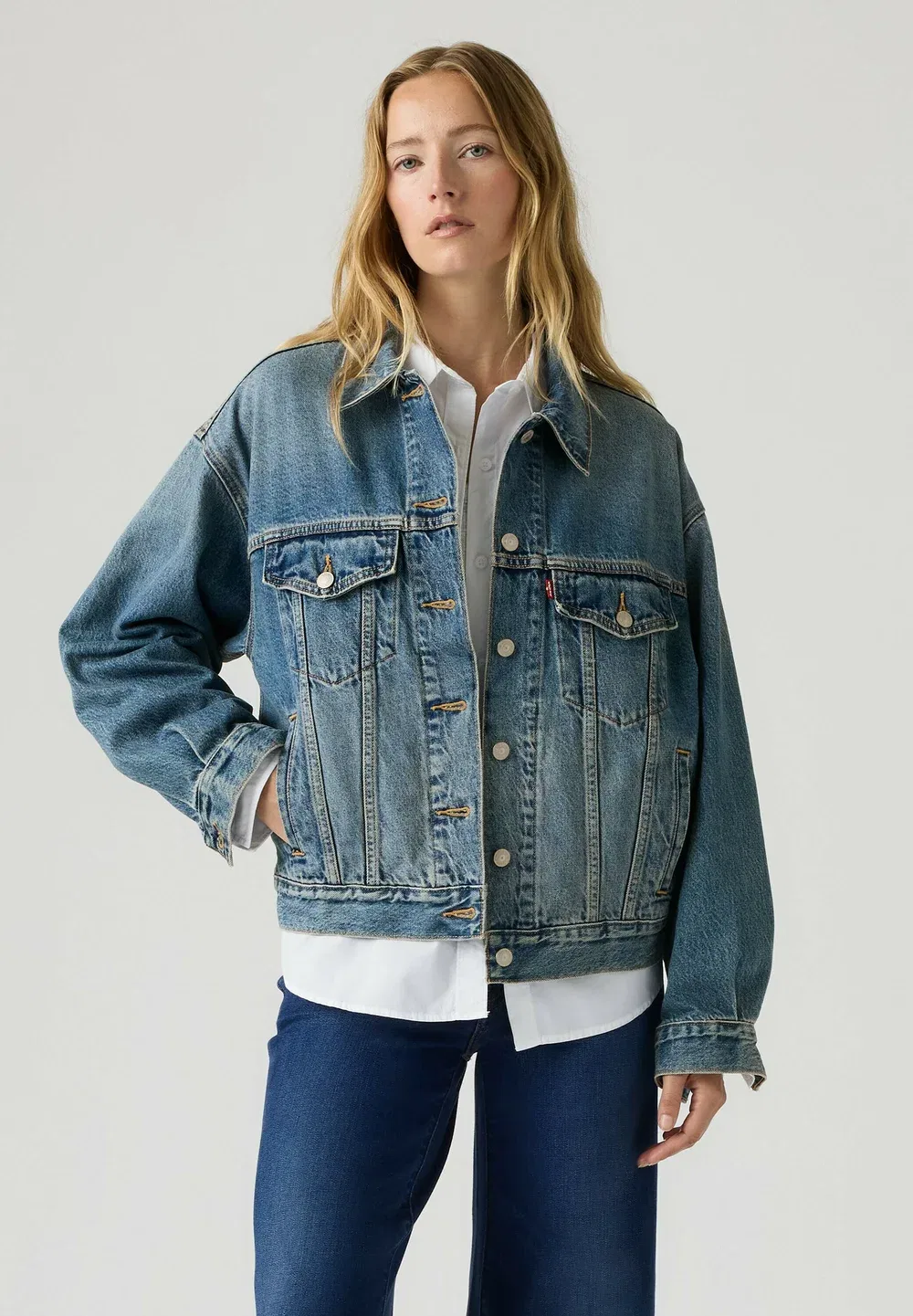90-Е, фото дальнобойщика на снегу, джинсовая куртка Levi'S, Business Trucke - Med Indigo - Worn In
