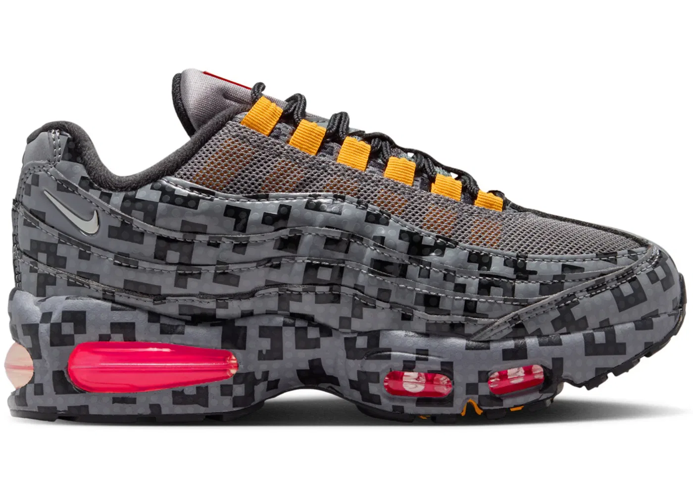 Детские кроссовки Lifestyle с камуфляжным принтом Nike Air Max 95, Smoke Grey/Metallic Silver/Black/University Gold/Volt/Hyper Pink