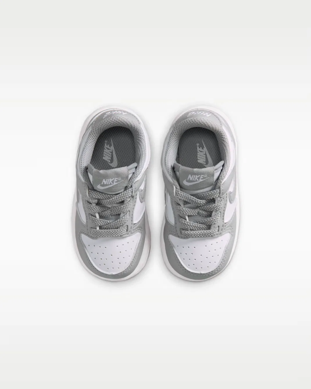 Детская/подростковая обувь Nike Dunk Low, White/White/Light Smoke Grey — фото 4