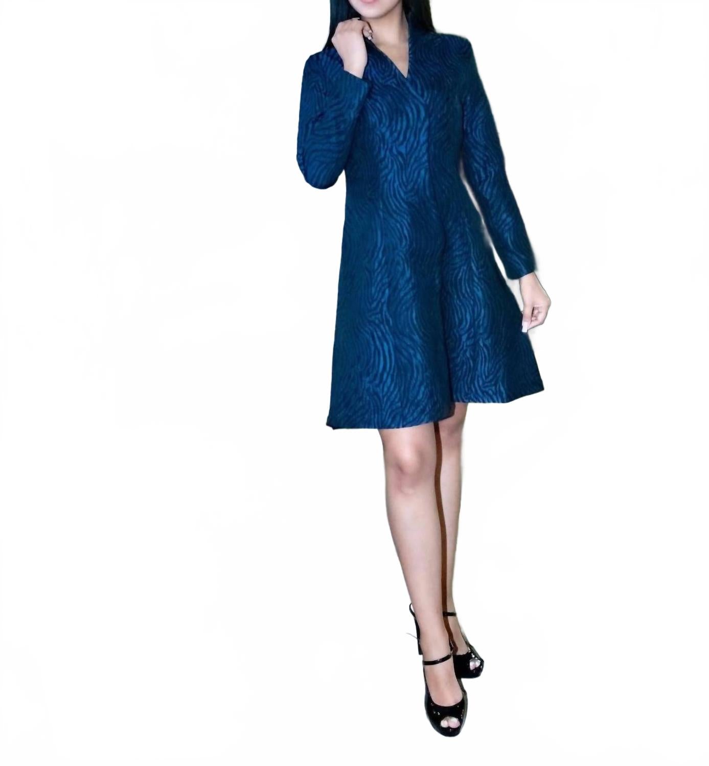 

Платье-пальто с воланом в черном/синем цвете Cenia