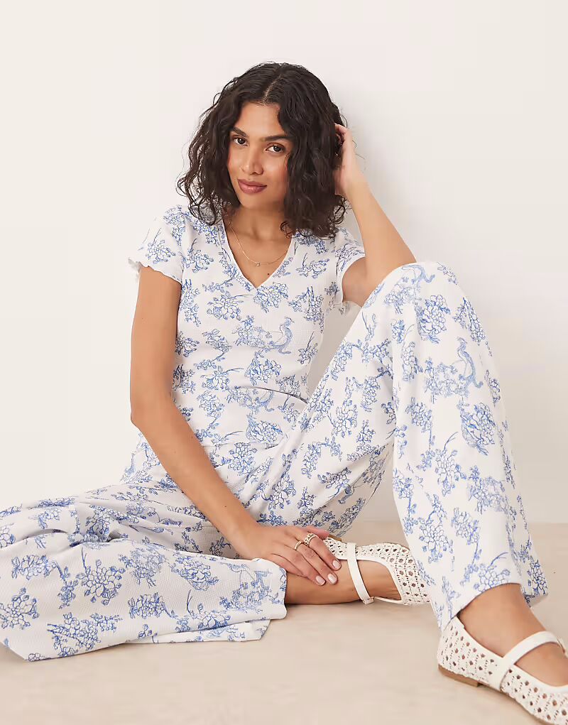 

Вафельный топ ASOS DESIGN с синим цветочным принтом