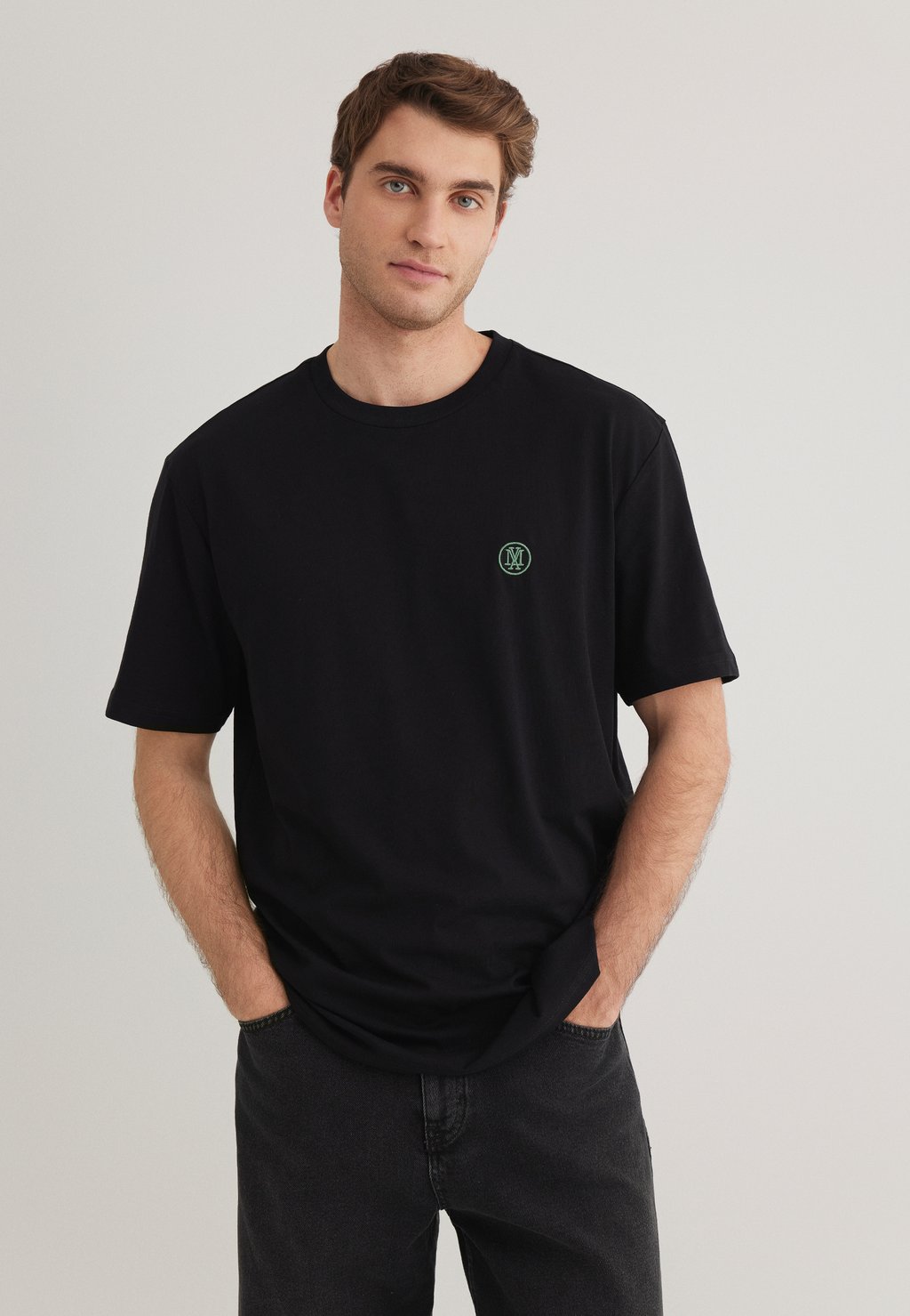 

Базовая футболка KURZARM LOGO EMBROIDERY Mavi, черный