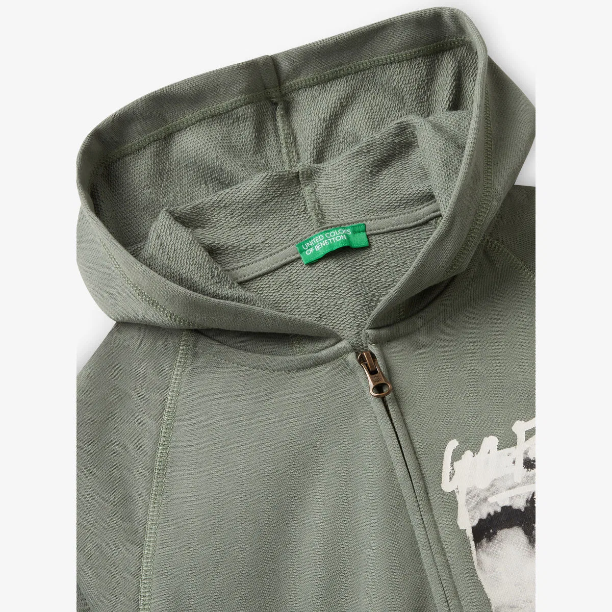 Хлопковая толстовка на молнии с графическим принтом, 6-14 лет Benetton, хаки — фото 2