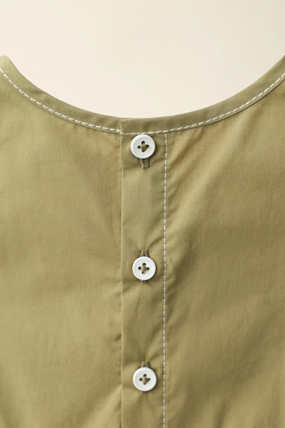 Комбинезон с контрастной строчкой, созданный в сотрудничестве Caramel London и Zara, Khaki — фото 4