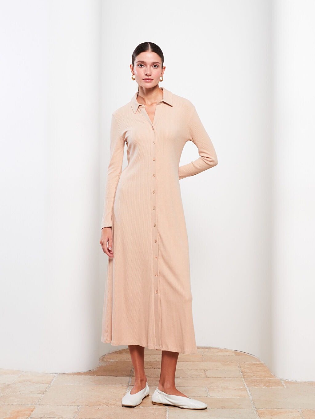 

Прямое женское платье с вырезом поло и длинным рукавом LCW Modest