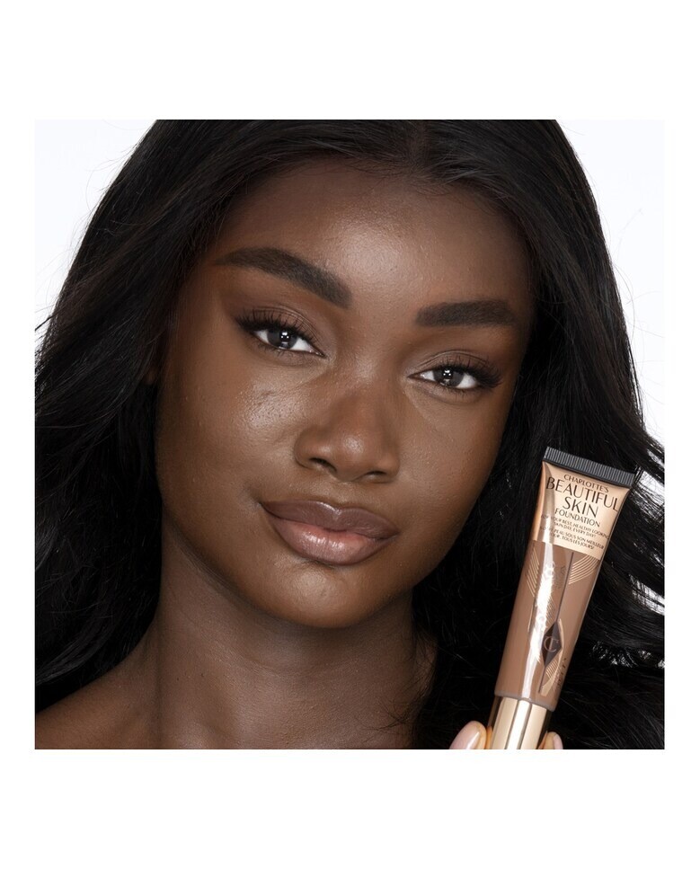 Тональная основа Charlotte Tilbury Charlotte's Beautiful, 15 neutral, 30 мл — фото 4