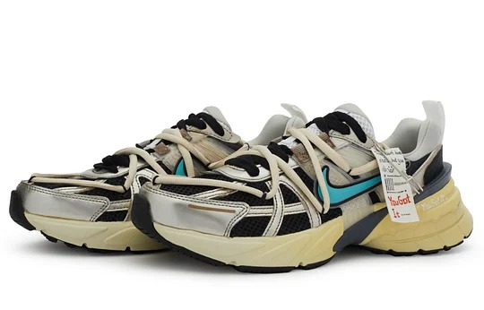 Nike V2K Run Кроссовки унисекс, Black, silver, blue, yellow — фото 2
